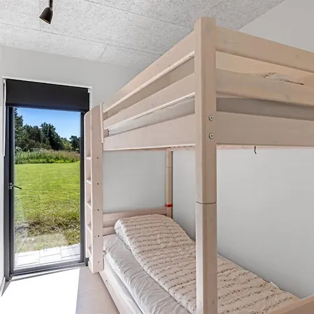 Syni - 450m From The Sea By Interhome *
