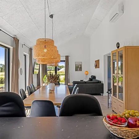 Syni - 450m From The Sea By Interhome *